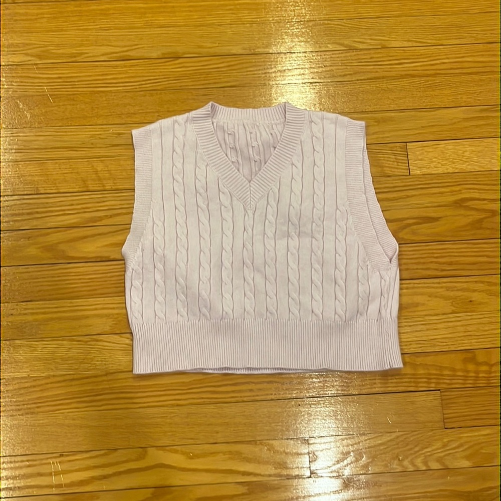 Light pink boxy cropped sweater vest women’s size small.